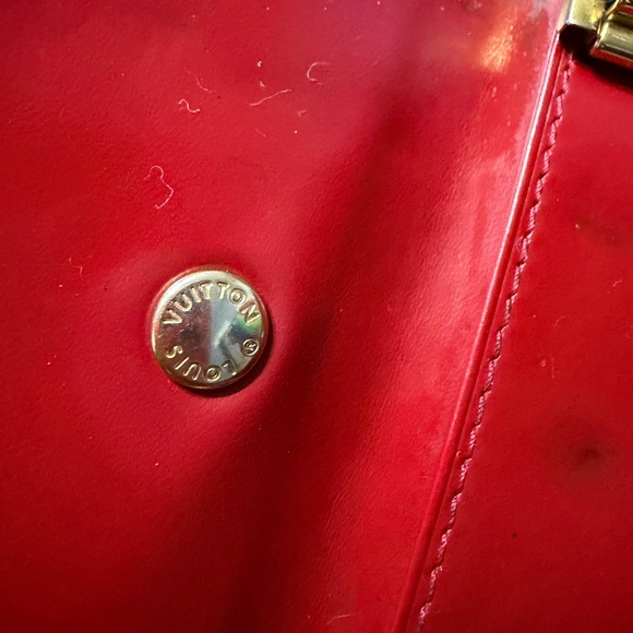 Authentic Louis Vuitton Vernis Red 4 Key Holder LV Monogram Patent Leather M4 - Picture 12 of 14